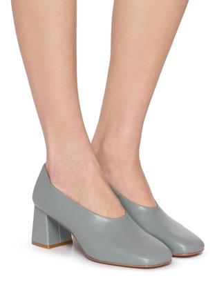 模特儿示范图 - 点击放大 - EQUIL - 70 MOLDOVA 皮革高跟鞋