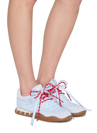 模特儿示范图 - 点击放大 - 3P - Douplo Women's Sneakers