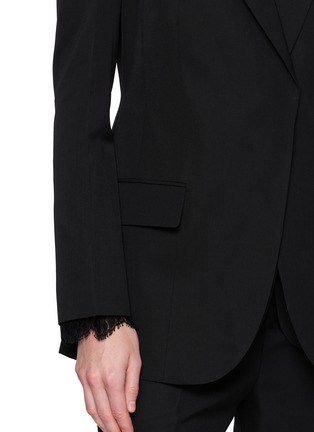  - EENK - 玫瑰胸针饰西装外套