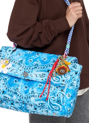 模特儿示范图 - 点击放大 - MINIME PARIS ACCESSORIES - Hamburger Bag Charm