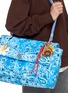 模特儿示范图 - 点击放大 - MINIME PARIS ACCESSORIES - Hamburger Bag Charm