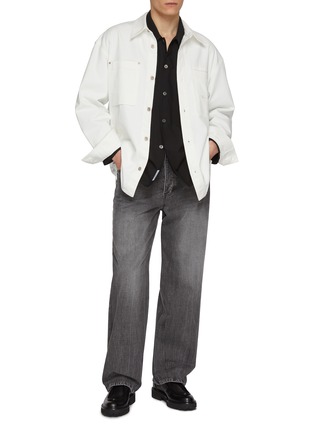 模特儿示范图 - 点击放大 - WOOYOUNGMI - Relaxed Medium Wash Jeans