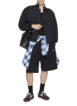 模特儿示范图 - 点击放大 - BALENCIAGA - Contrast Piping Track Shorts