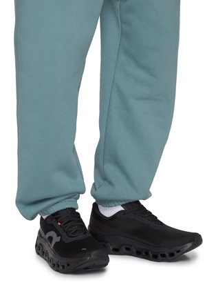 模特儿示范图 - 点击放大 - ON - Cloudmonster 1 Men's Sneakers