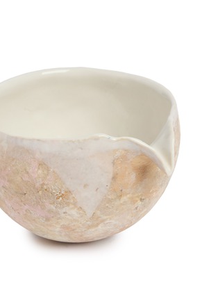 细节 –点击放大 - ARTIFACTT - Akari Karugane Large Pitcher — Peach