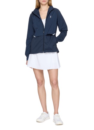 模特儿示范图 - 点击放大 - ON - Core Hooded Performance Jacket