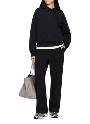 模特儿示范图 - 点击放大 - ON - Club Collective Hoodie