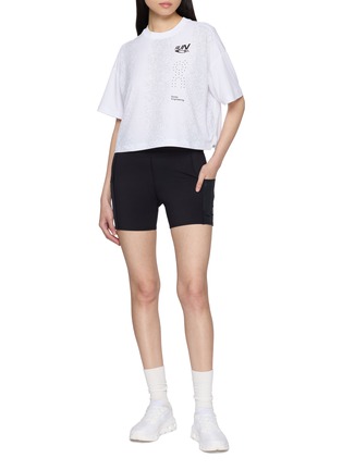 模特儿示范图 - 点击放大 - ON - Performance Volt Breathable T-Shirt