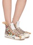模特儿示范图 - 点击放大 - NAN-KU COUTURE - Embellished High Top Women's Sneakers