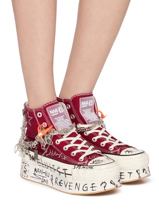 模特儿示范图 - 点击放大 - NAN-KU COUTURE - Embellished High Top Women's Sneakers