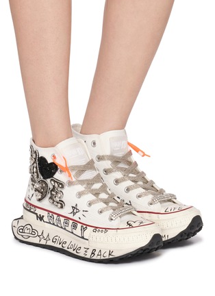 模特儿示范图 - 点击放大 - NAN-KU COUTURE - Embellished High Top Women's Sneakers