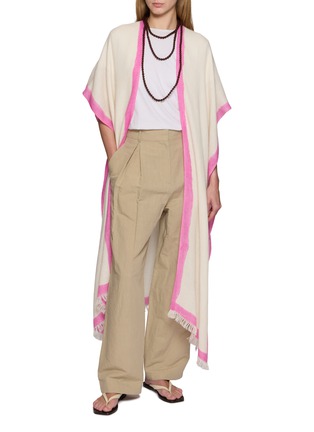 模特儿示范图 - 点击放大 - WEHVE - Very Fine Hedda Hand Painted Cape