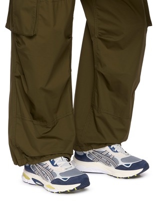 模特儿示范图 - 点击放大 - ASICS - GEL-NYC 2.0 Men's Sneakers