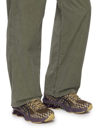 模特儿示范图 - 点击放大 - ASICS - x Kiko Kostadinov Studio US7-S GEL-KINETIC FLUENT Men's Sneakers