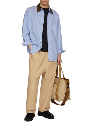 模特儿示范图 - 点击放大 - COMME DES GARÇONS HOMME - Belted Elasticated Waistband Cotton Twill Pants