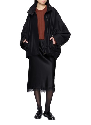 模特儿示范图 - 点击放大 - R2W - Arben Ribbed Wool Cashmere Knit Top