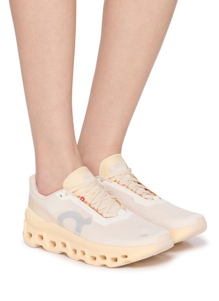 模特儿示范图 - 点击放大 - ON - Cloudmonster 1 Women's Sneakers