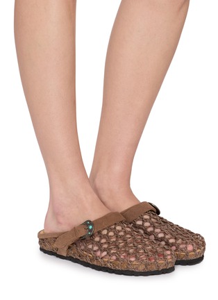 模特儿示范图 - 点击放大 - TAJI - THAIS 镂空编织穆勒鞋