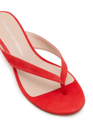 细节 - 点击放大 - STUART WEITZMAN - 35 RIO 绒面皮夹脚中跟鞋