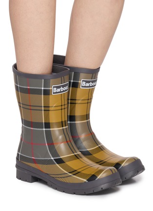 模特儿示范图 - 点击放大 - BARBOUR SHOES - BANBURY 威灵顿中筒靴