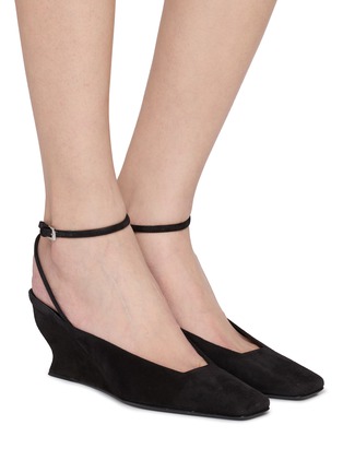 模特儿示范图 - 点击放大 - ALAÏA - 60 WEDGE 绕带穆勒高跟鞋