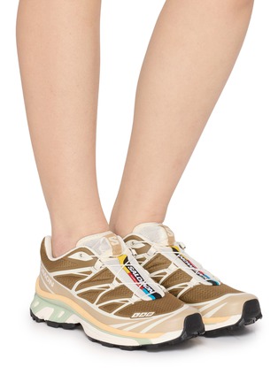 模特儿示范图 - 点击放大 - SALOMON - XT-6 Low Top Unisex Sneakers