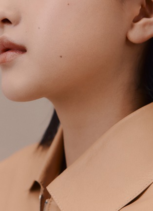 Detail View - 点击放大 - HERMÈS - Plein Air Luminous Matte Skincare Foundation — Kaolin