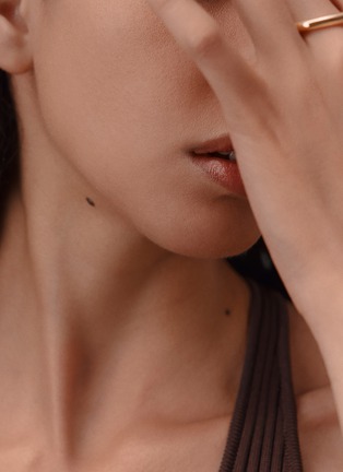 Detail View - 点击放大 - HERMÈS - Plein Air Luminous Matte Skincare Foundation — Pin