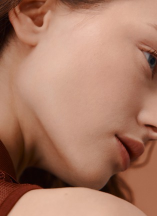 Detail View - 点击放大 - HERMÈS - Plein Air Luminous Matte Skincare Foundation — Vanille
