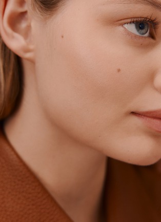 Detail View - 点击放大 - HERMÈS - Plein Air Luminous Matte Skincare Foundation — Orge