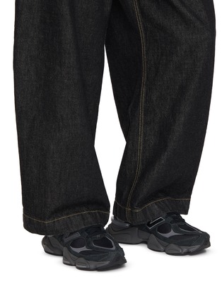 模特儿示范图 - 点击放大 - NEW BALANCE - 9060 Low Top Men's Sneakers