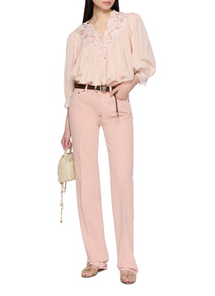 模特儿示范图 - 点击放大 - CHLOÉ - Garment Dyed Straight Leg Jeans