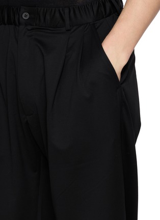  - KANEMASA PHIL - Elasticated Waist Pintuck Cotton Pants