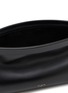 细节 - 点击放大 - ALAÏA - Medium Le Click East West Leather Hobo Bag