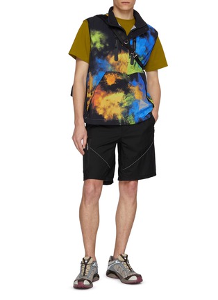 模特儿示范图 - 点击放大 - AND WANDER - Gramicci Backprint Cotton Blend Shirt