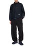 模特儿示范图 - 点击放大 - AND WANDER - X Altra Ventilation Hooded Nylon Wind Jacket