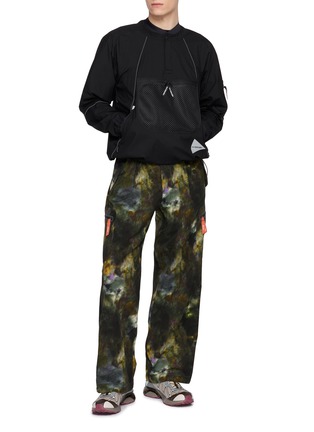 模特儿示范图 - 点击放大 - AND WANDER - Breathable Pullover Jacket