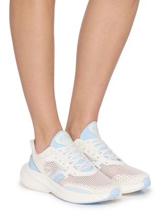 模特儿示范图 - 点击放大 - ATHLETIC PROPULSION LABS - TechLoom Wave Women's Sneakers