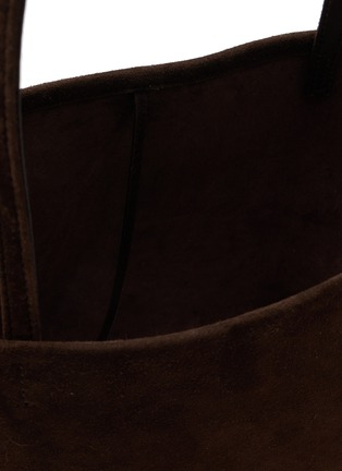 细节 - 点击放大 - THE ROW - 中号 PARK 绒面皮革手袋