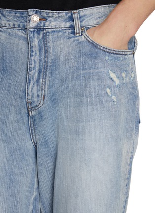  - JUUN.J - Distressed Light Wash Jeans