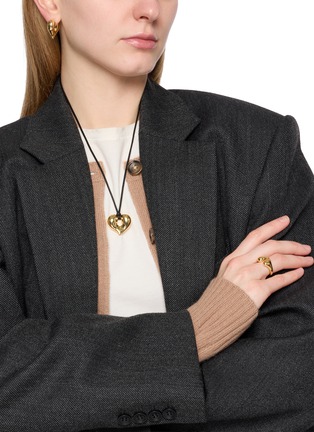 模特儿示范图 - 点击放大 - MISSOMA - 爱心形状耳环