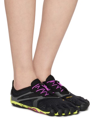 模特儿示范图 - 点击放大 - VIBRAM FIVEFINGERS SHOES - V-RUN Five-Finger Shoes