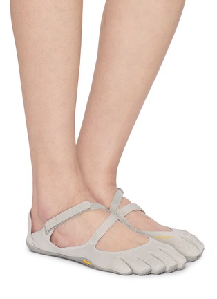 模特儿示范图 - 点击放大 - VIBRAM FIVEFINGERS SHOES - V-SOUL Five-Finger Shoes