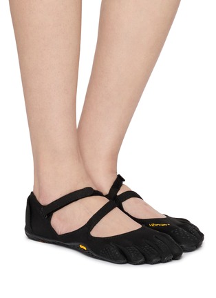 模特儿示范图 - 点击放大 - VIBRAM FIVEFINGERS SHOES - V-SOUL Five-Finger Shoes