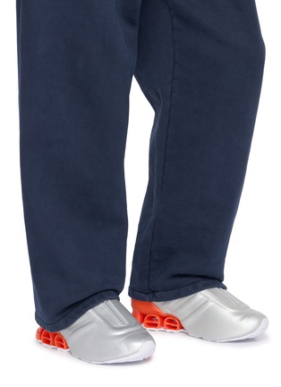 模特儿示范图 - 点击放大 - ADIDAS - Megaride S2 Miaou Men's Sneakers