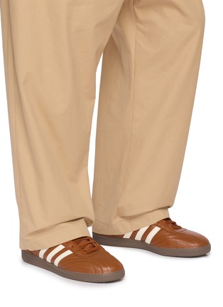 模特儿示范图 - 点击放大 - ADIDAS - Samba LT Men's Sneakers