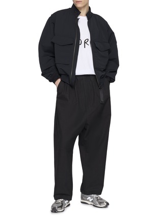 模特儿示范图 - 点击放大 - COMME DES GARÇONS SHIRT - Tomorrow Print Cotton T-Shirt