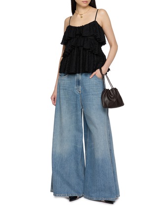 模特儿示范图 - 点击放大 - THE LAURENT - Deauville Ruffled Camisole Top
