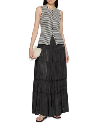 模特儿示范图 - 点击放大 - THE LAURENT - Albi Tiered Sheer Pleated Skirt