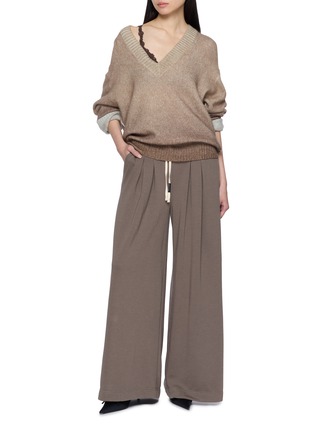 模特儿示范图 - 点击放大 - MO&CO. - Gradient Knit Sweater